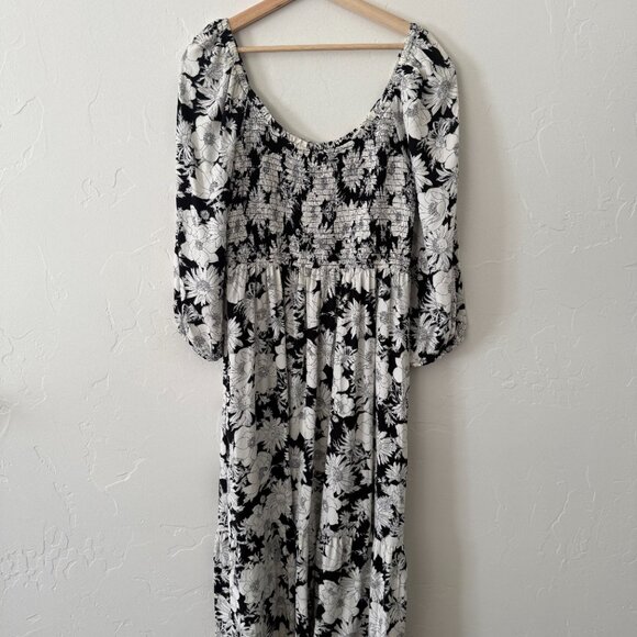 GAP Puff Sleeve Smocked Dress - Picture 2 of 5